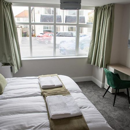 Wave Stays - Ground Floor Apartment - Outside Seating Area Cleveleys Luaran gambar